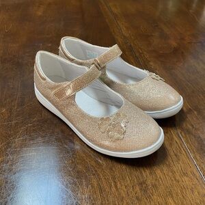 Stride Rite Gold Dress Shoes with Shimmery Finish size 3W